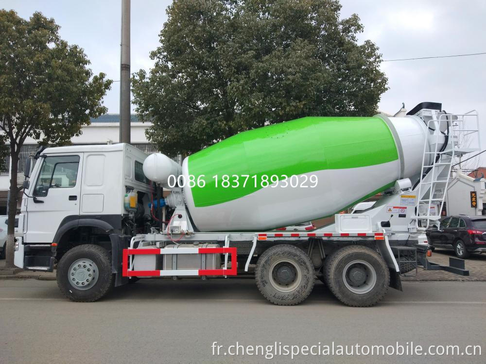 Howo 6x4 10cbm Concrete Mixer Truck 2